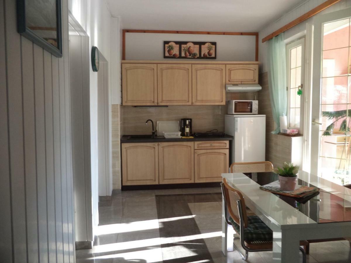 Maria Apartman Heviz Exterior photo